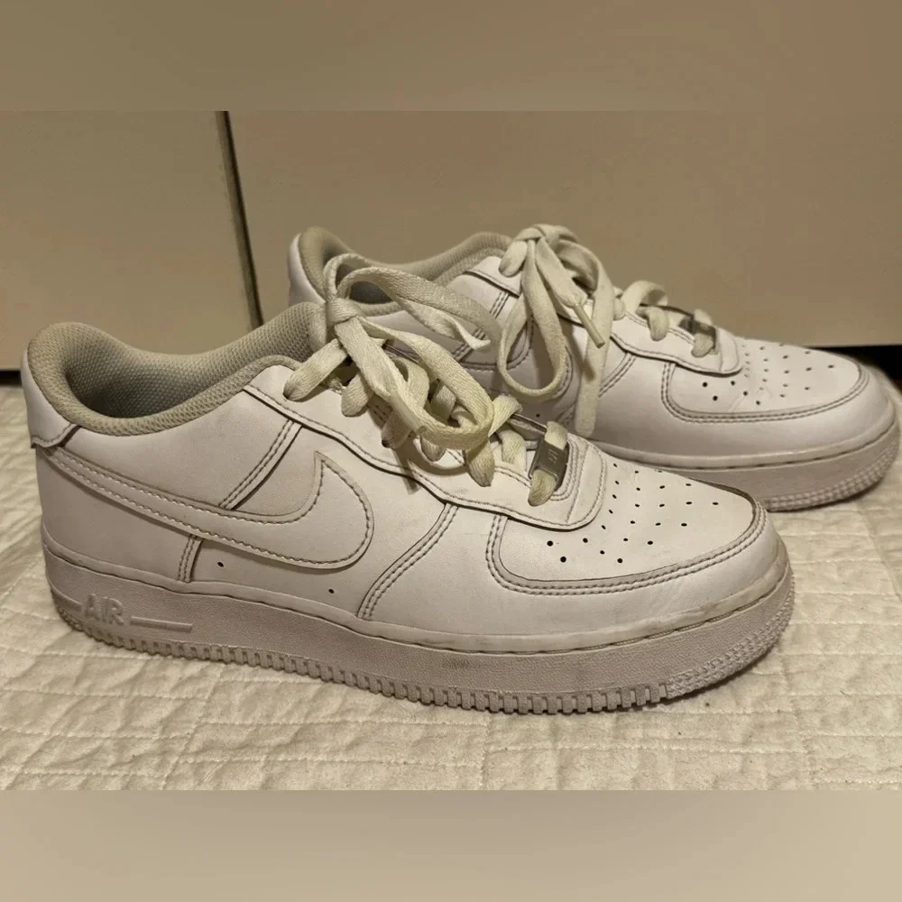 Nike Air Force One White Low Tennis Shoes Sneakers Sz 6.5